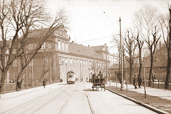 Pałac Biskupi przy Franciszkańskiej 3